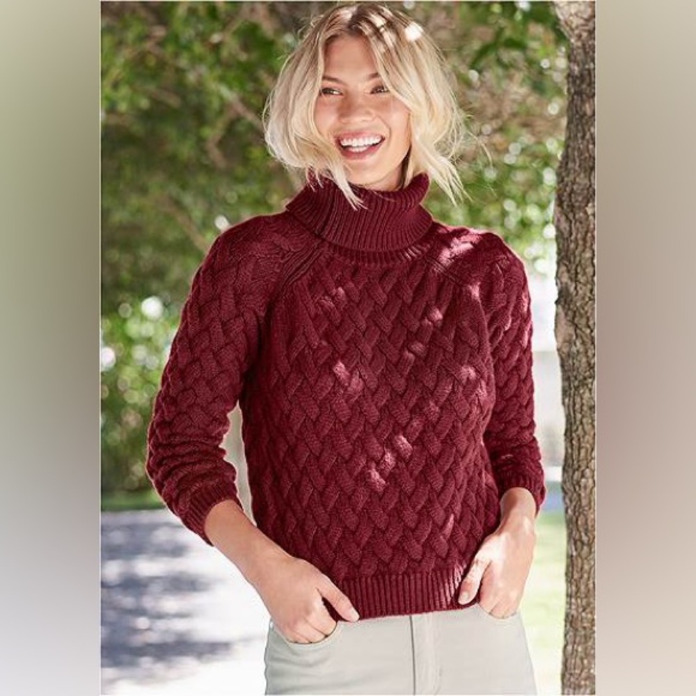 Venus burgundy turtleneck sweater size S
